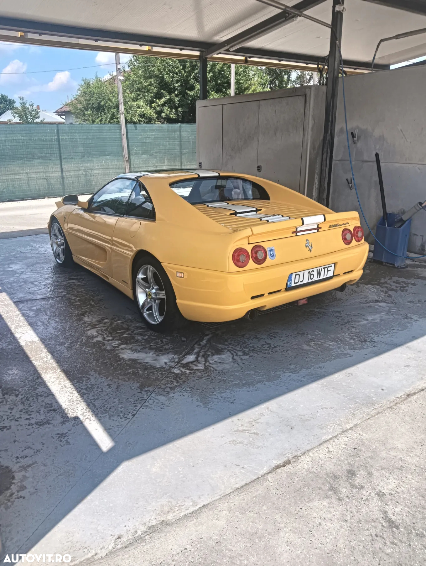 Ferrari F355 - 12