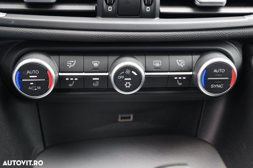 Alfa Romeo Giulia 2.2 AT8-Q4 Veloce - 23