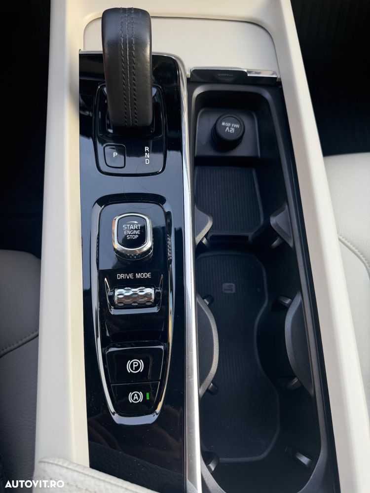 Volvo XC 60 B4 B Geartronic Momentum - 26