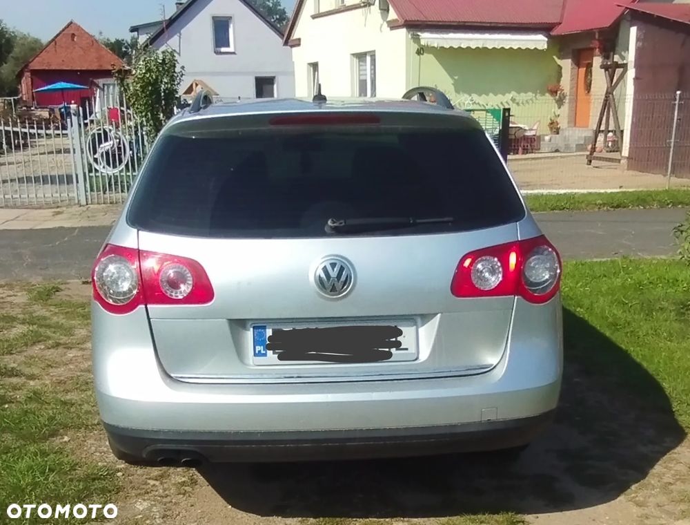 Volkswagen Passat 2.0 TDI DPF Highline - 4