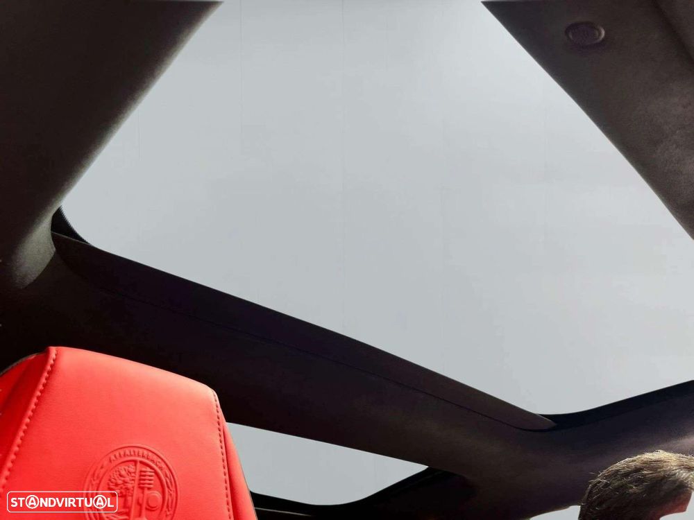 Mercedes-Benz AMG GT - 32