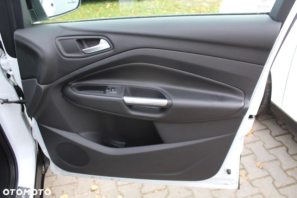 Ford Kuga 1.5 EcoBoost FWD Titanium ASS - 24