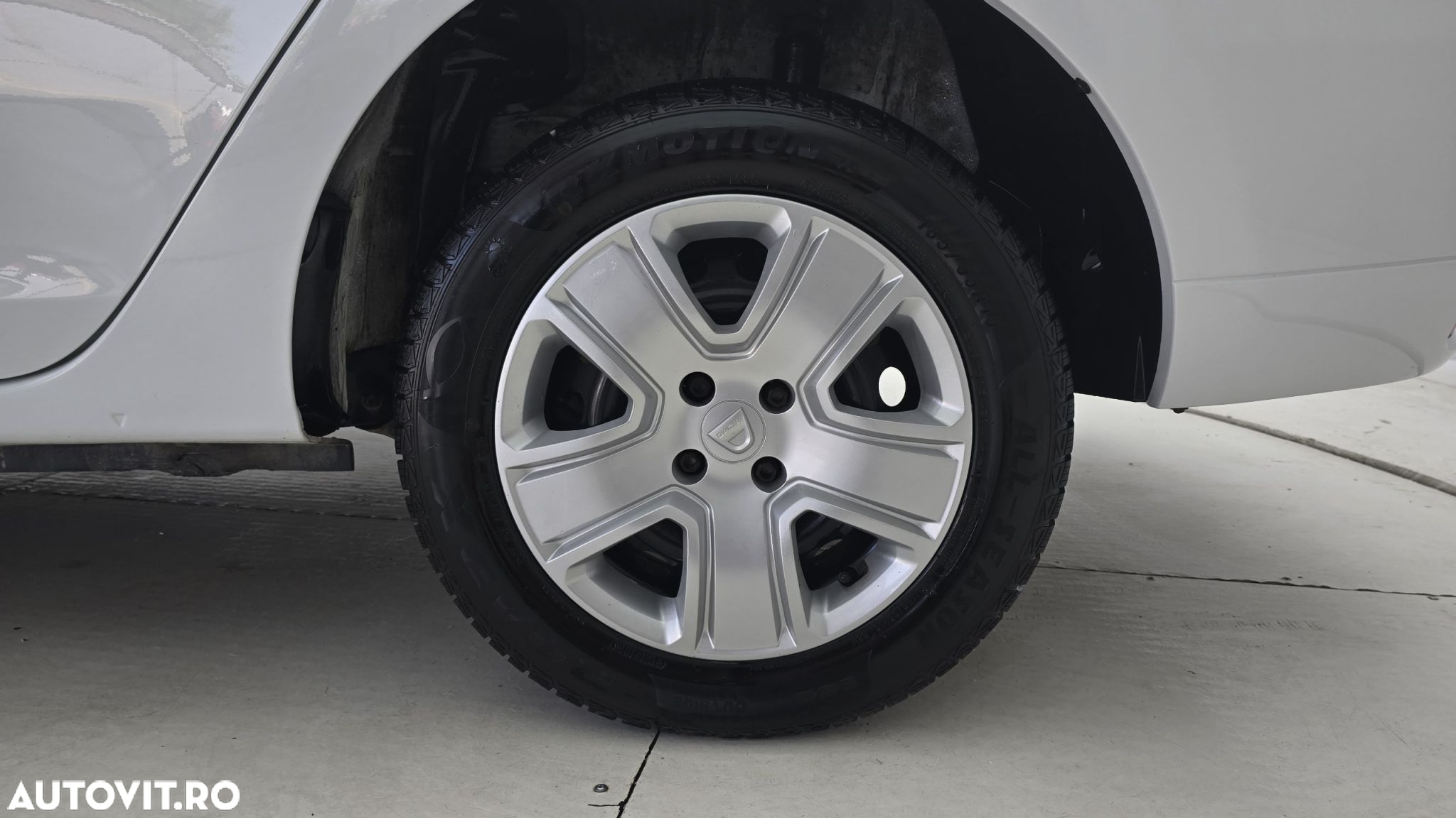 Dacia Logan 0.9 TCe Laureate - 22