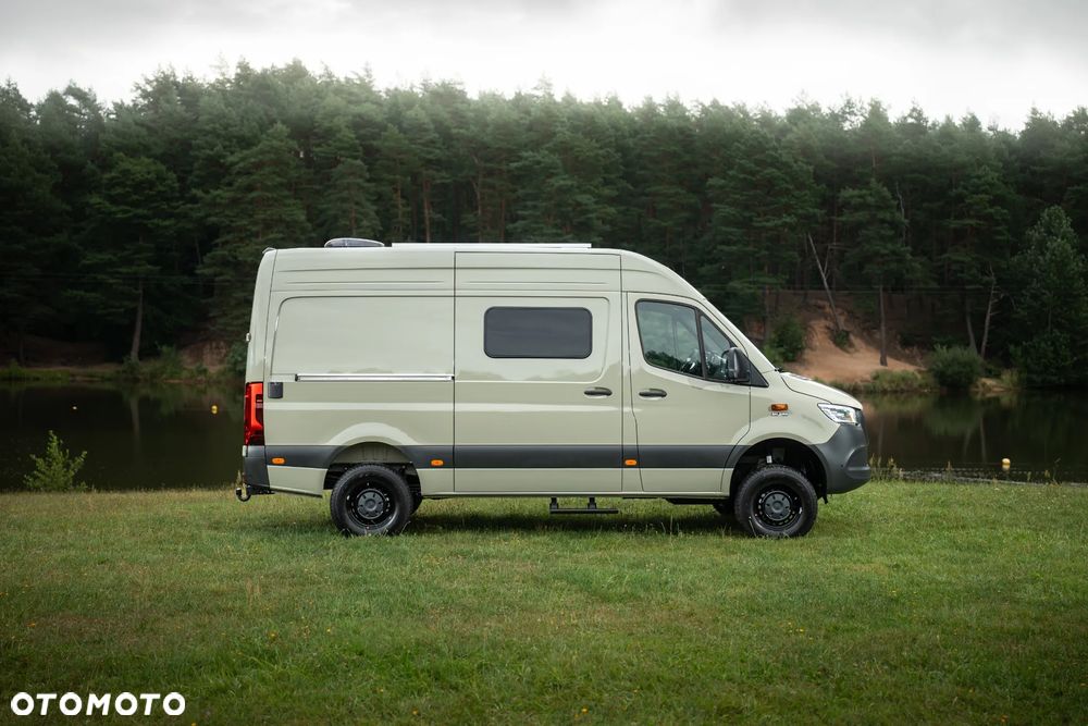 Mercedes-Benz Sprinter - 2