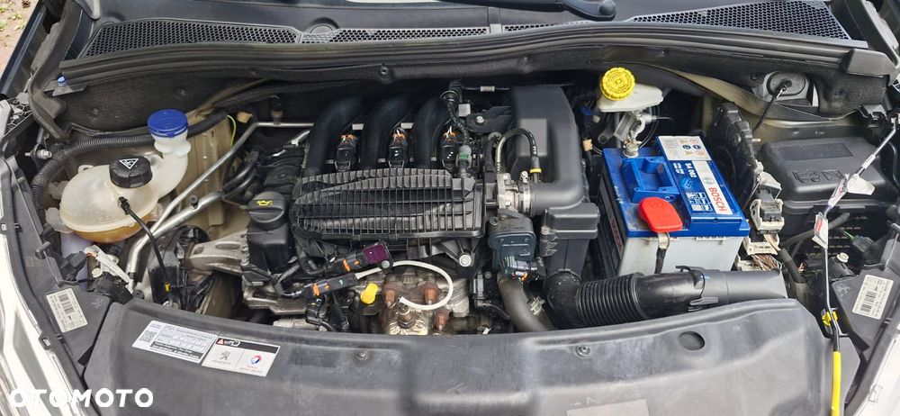 Peugeot 208 - 15