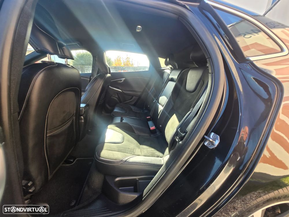 Volvo V40 D2 R Design - 12