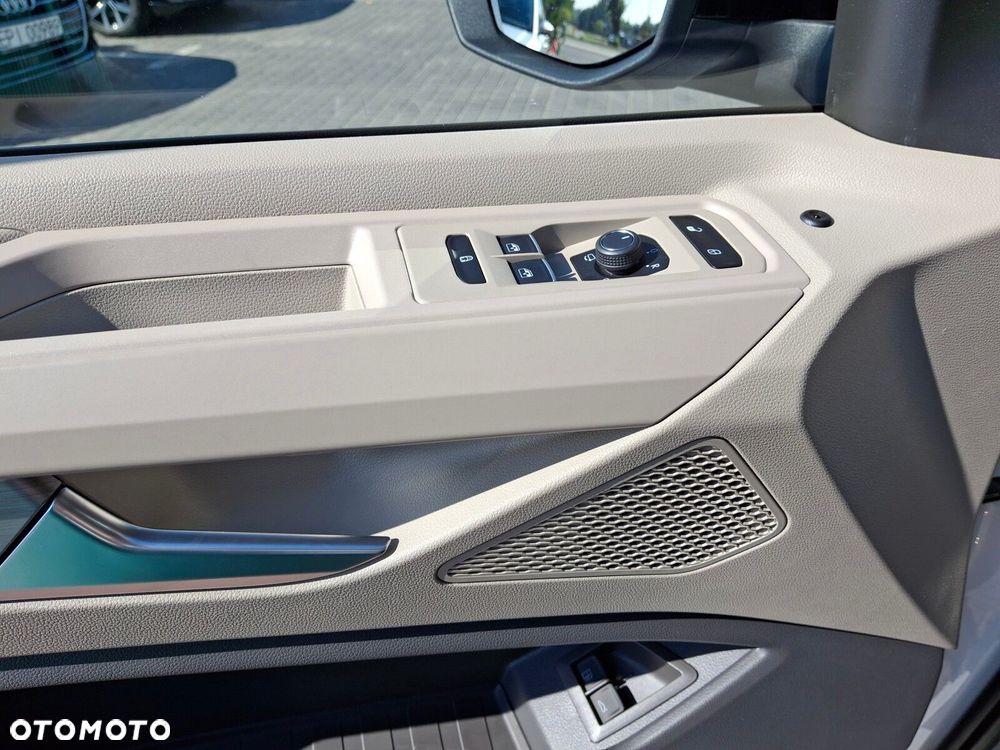 Volkswagen Multivan - 18