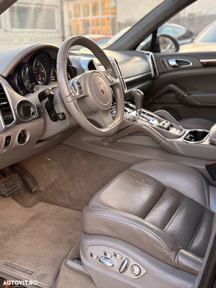 Porsche Cayenne 3.0 L V6 - 10