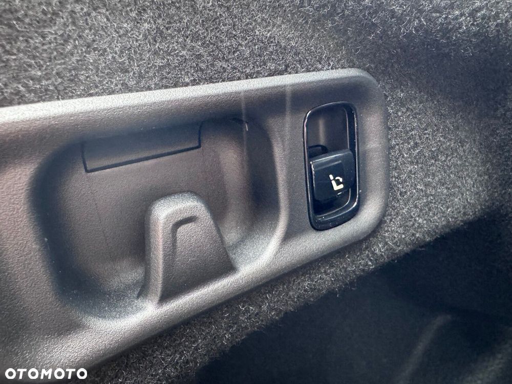 Mercedes-Benz Klasa E 200 mHEV 4-Matic AMG 9G-Tronic - 18