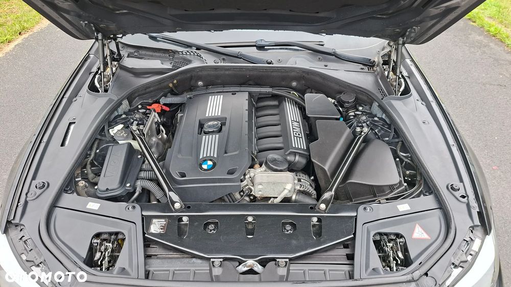 BMW Seria 5 528i Sport-Aut - 12