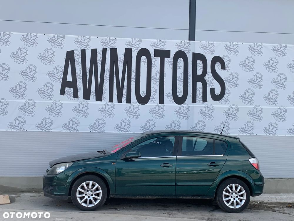 OPEL ASTRA 2004 *SAMOCHÓD NA CZĘŚCI* 2799 MASKA, LAMPA, DRZWI, LUSTERKO, ZDERZAK, GRILL, BŁOTNIK, KLAPA, BELKA, DESKA, FOTELE, KANAPA, ĆWIARTKA, KIEROWNICA, TARCZE, ZACISKI, ZAWIESZENIE, KOMPLETNY PRZÓD, KOMPLETNY TYŁ, LICZNIK, ZEGARY, PRAWE LEWE PRZÓD TYŁ - 1