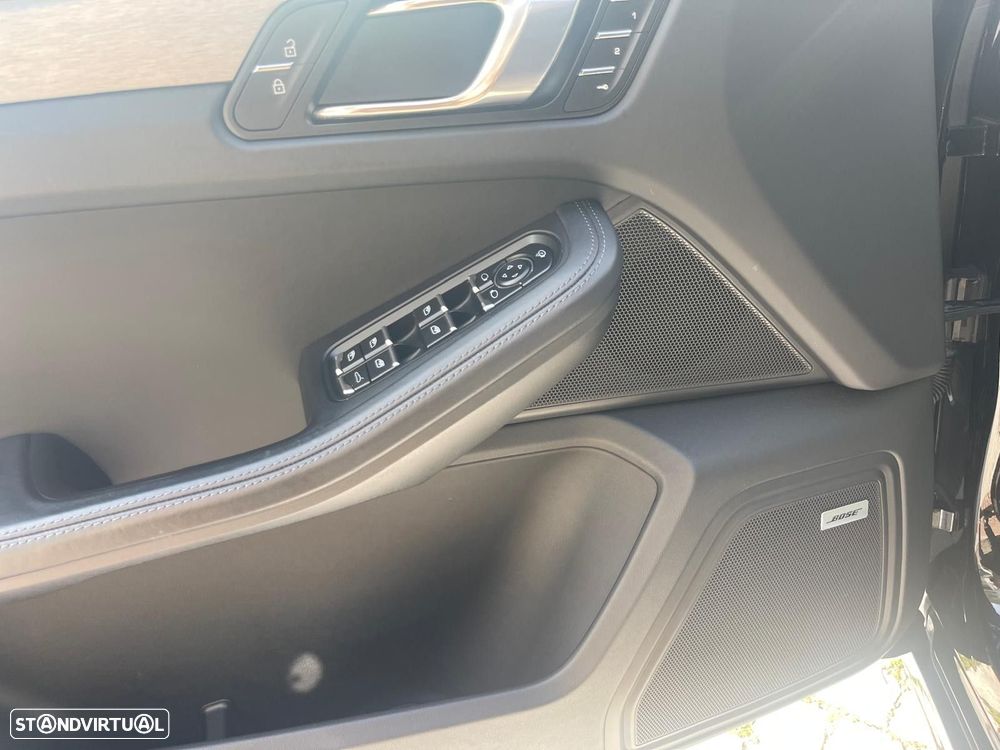 Porsche Macan Turbo PDK - 38