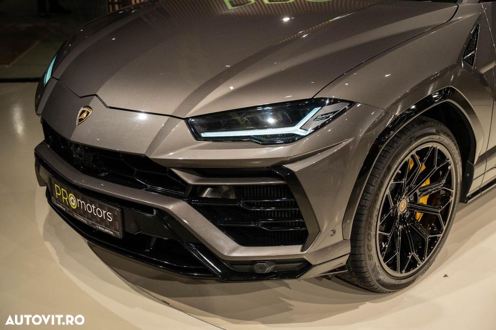 Lamborghini URUS - 11