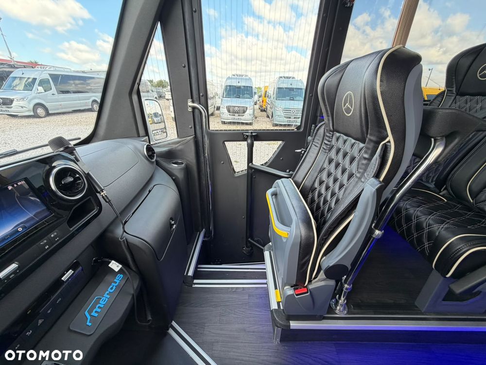 Mercedes-Benz Sprinter 519 - 25