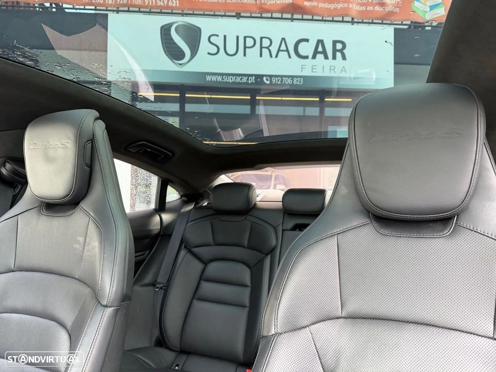 Porsche Taycan Turbo S - 19