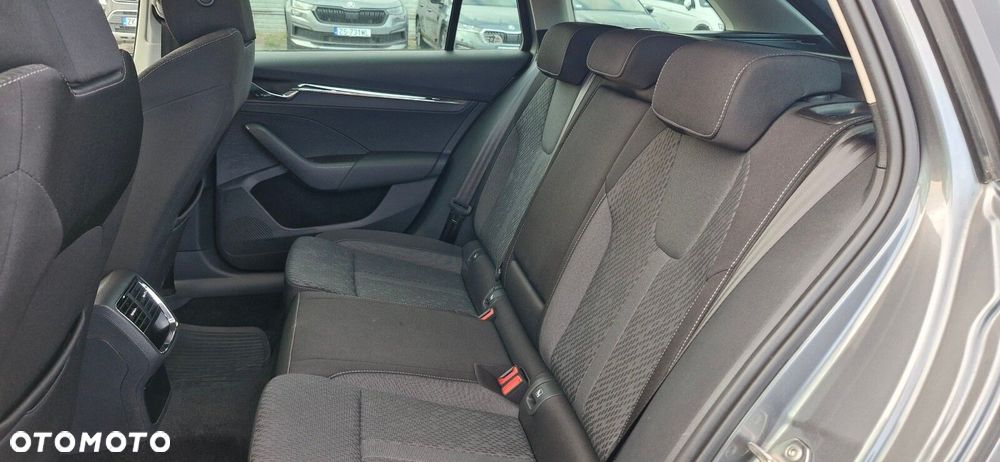 Skoda Octavia 2.0 TDI Style DSG - 24