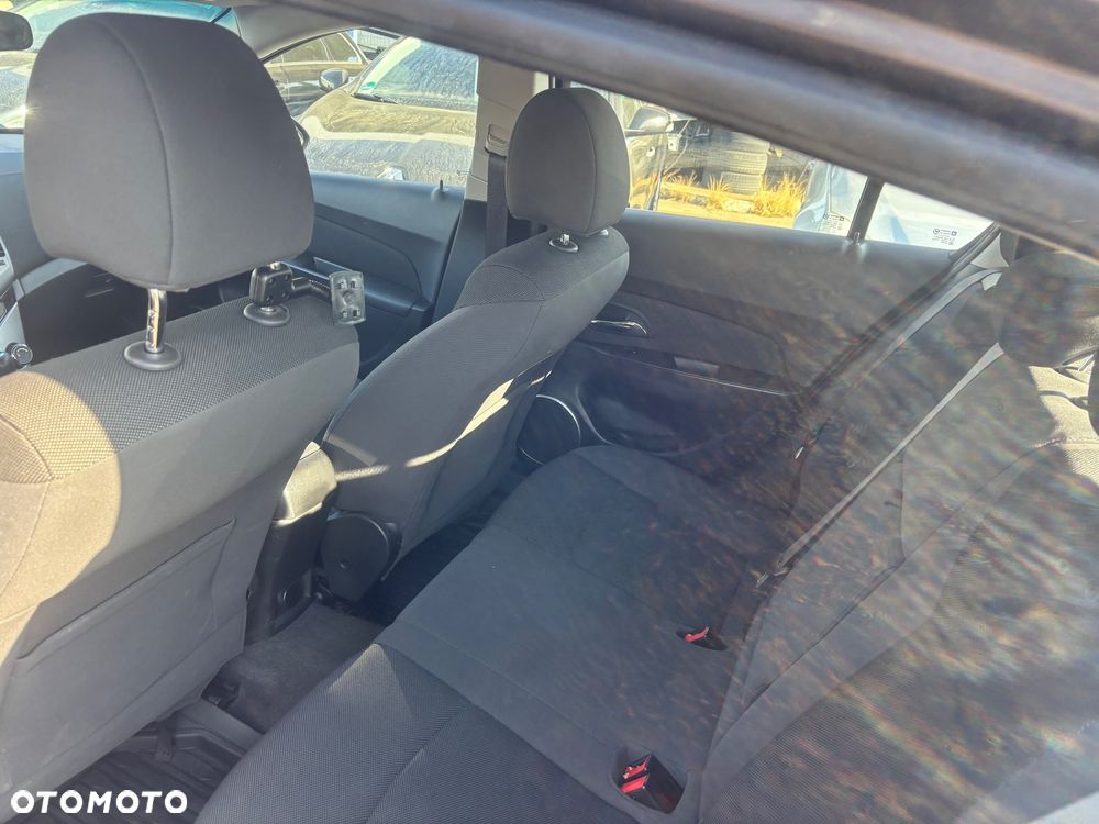 Chevrolet Cruze 1.6 LT - 28