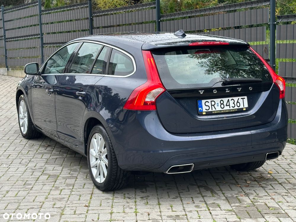 Volvo V60 D4 Momentum - 10