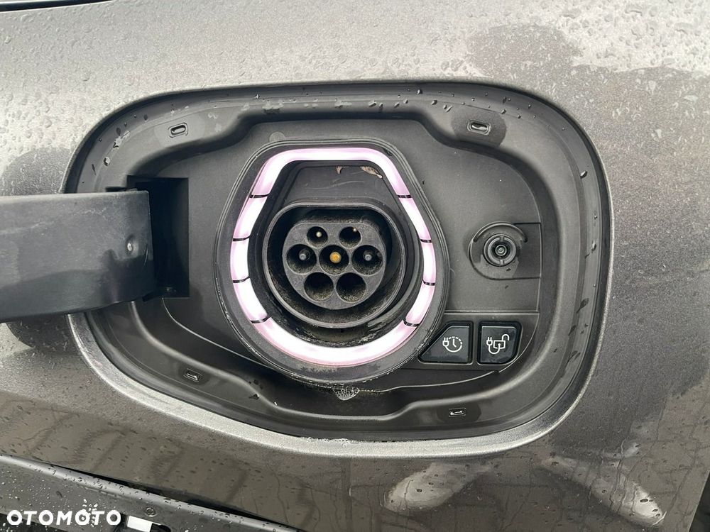 Ford Kuga 2.5 Duratec PHEV ST-LINE X - 11