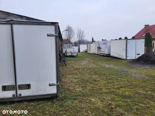 Zabudowa podest kontener skrzynia ładunkowa Izoterma Chłodnia