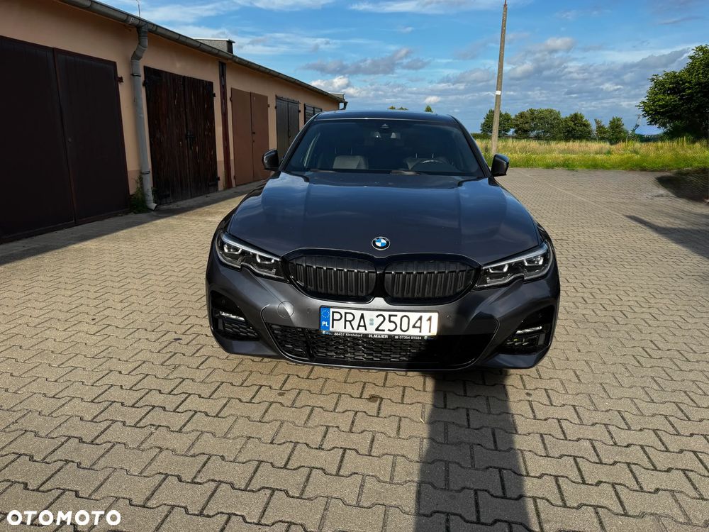 BMW Seria 3 330i xDrive M Sport - 1