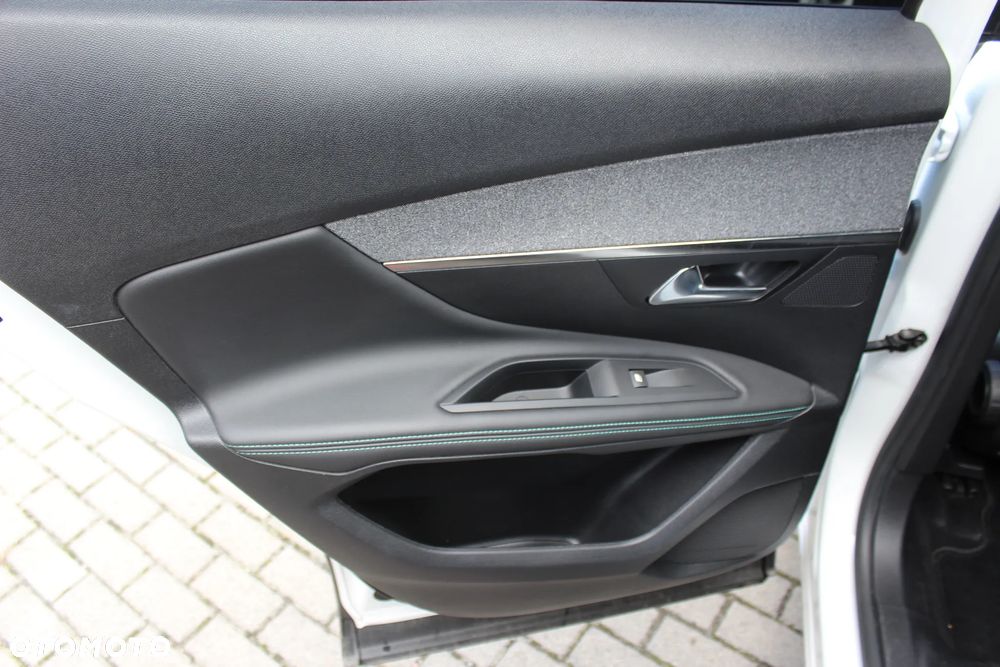 Peugeot 3008 1.2 PureTech Active Pack S&S - 16