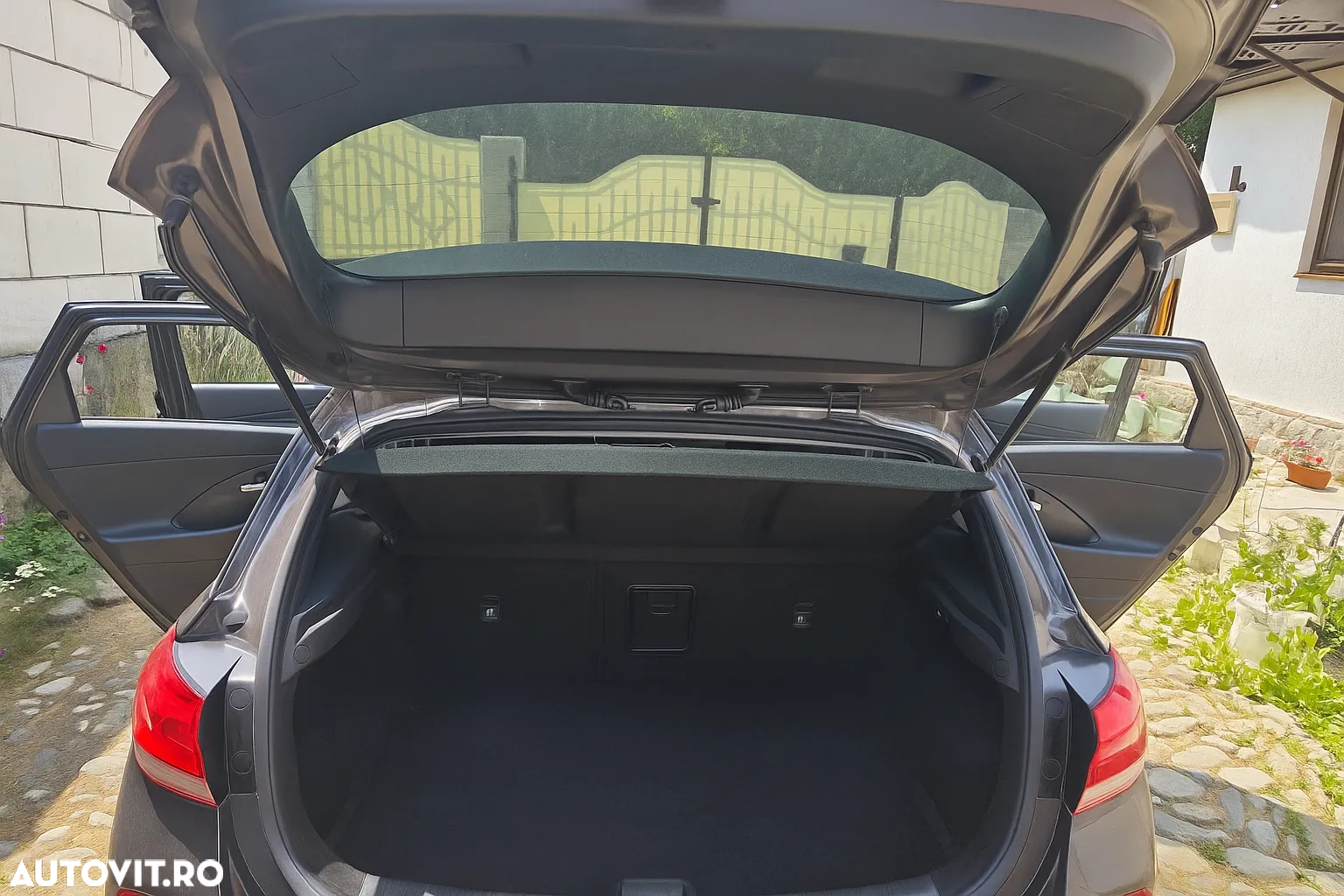 Hyundai i30 1.4 100CP 5DR M/T Highway - 12