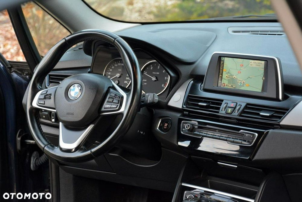 BMW Seria 2 218d - 22