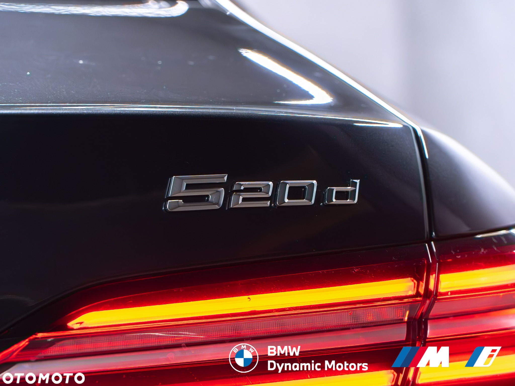 BMW Seria 5 520d xDrive - 14