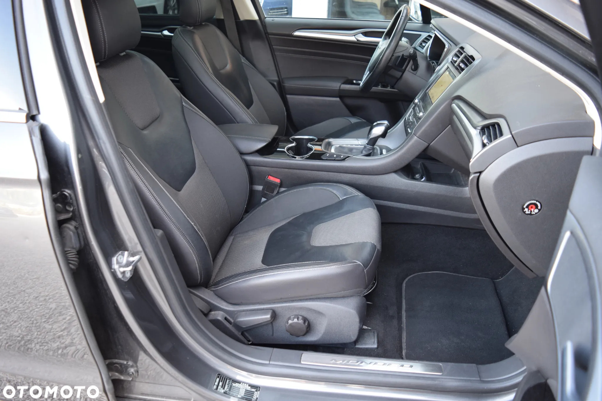Ford Mondeo 2.0 TDCi ST-Line PowerShift - 40