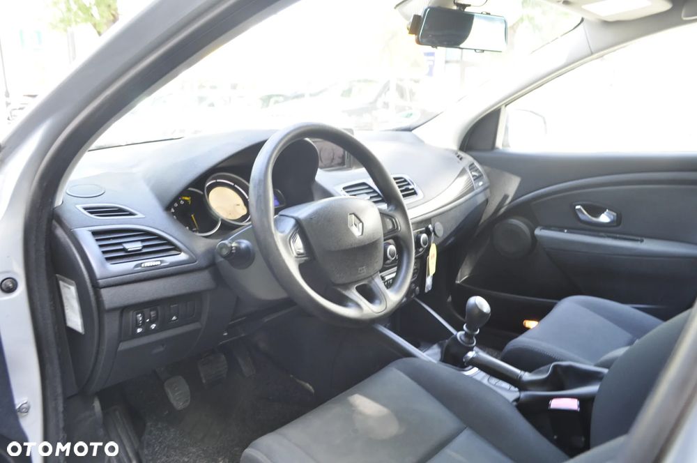 Renault Megane 1.6 16V Expression - 11