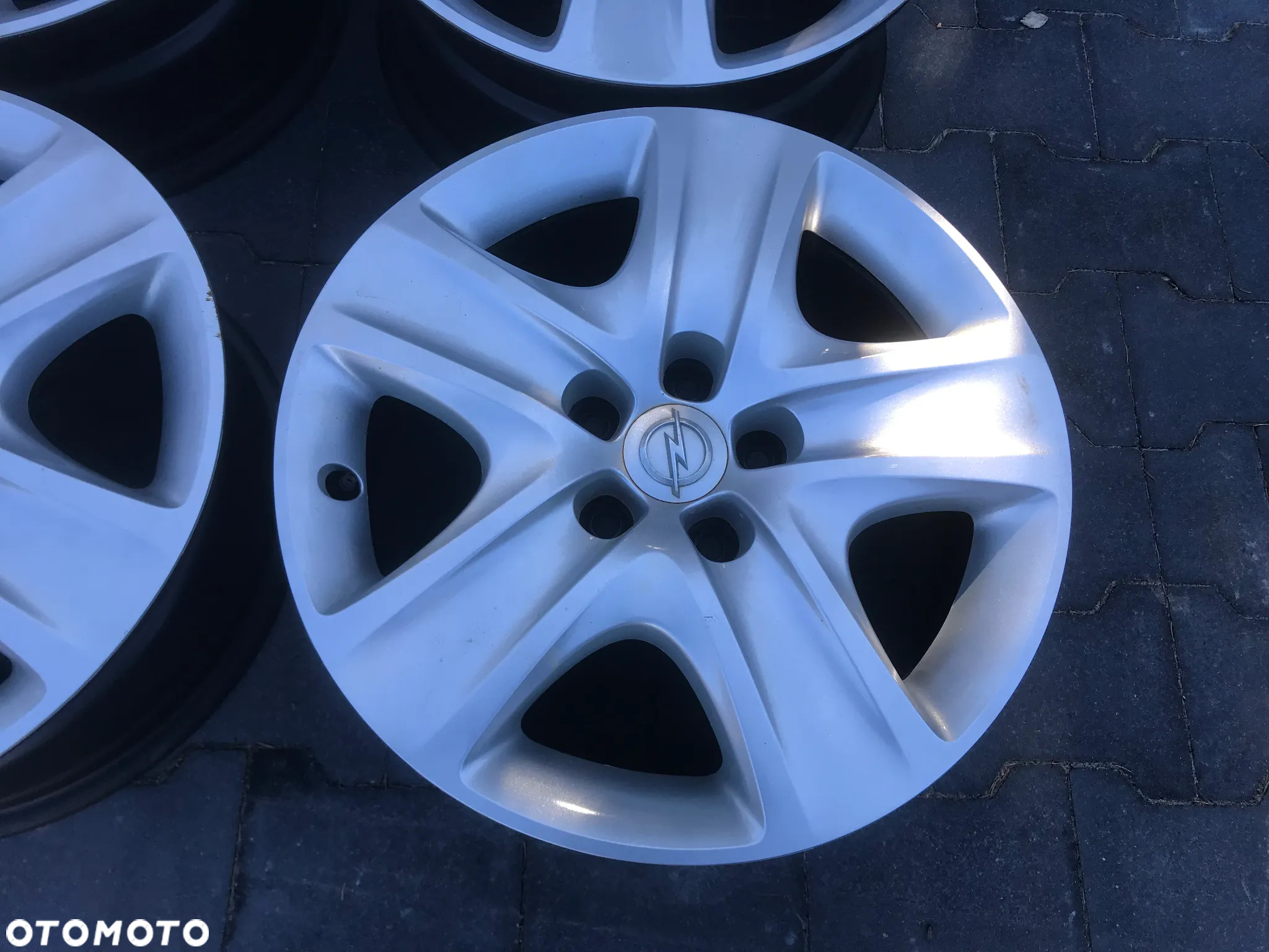 Felgi Opel Insignia A 09- 17 5x120 7x17 ET41 Kołpaki - 5