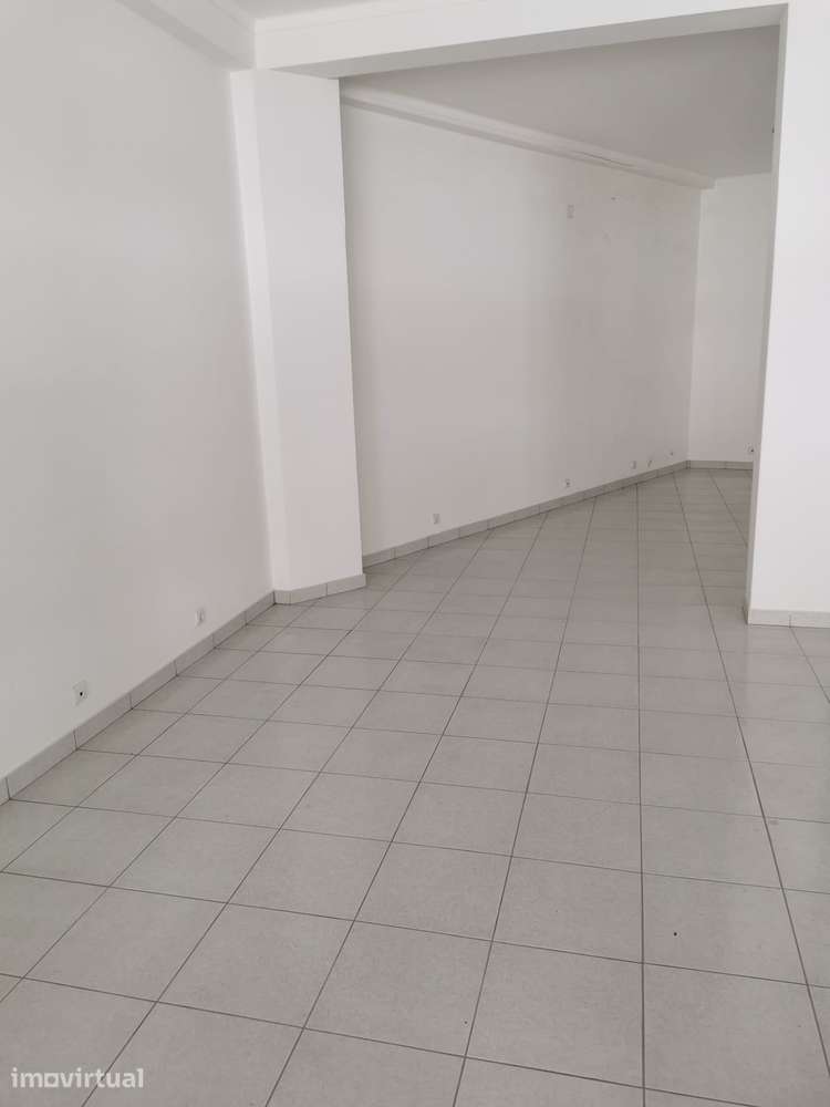 Imóvel Comercial Pronto a utilizarem Mira de Aire - Grande imagem: 4/8