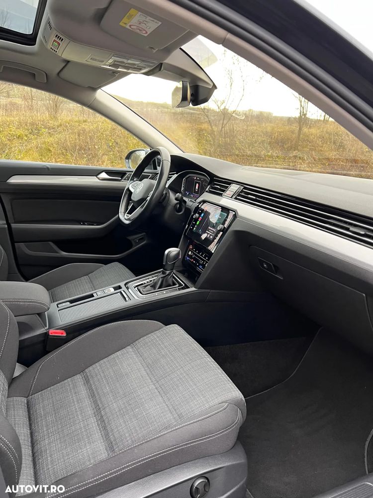 Volkswagen Passat Variant 2.0 TDI SCR DSG Highline - 9