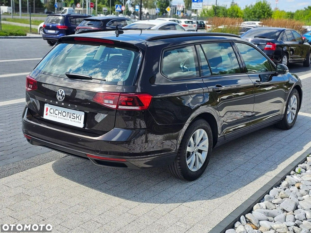 Volkswagen Passat - 9