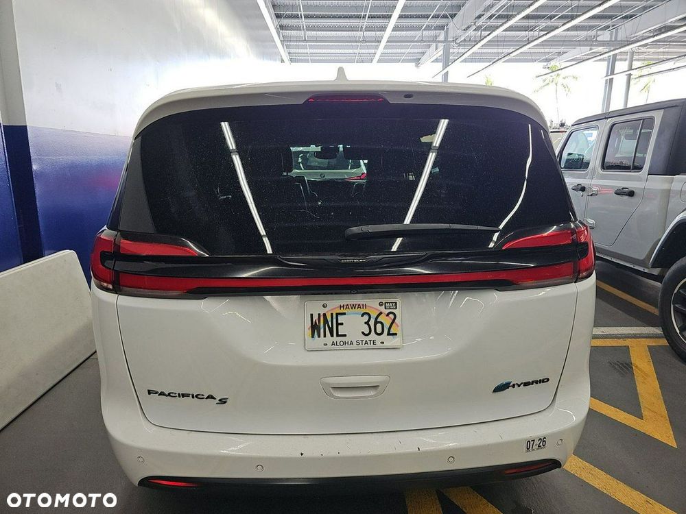 Chrysler Pacifica - 6