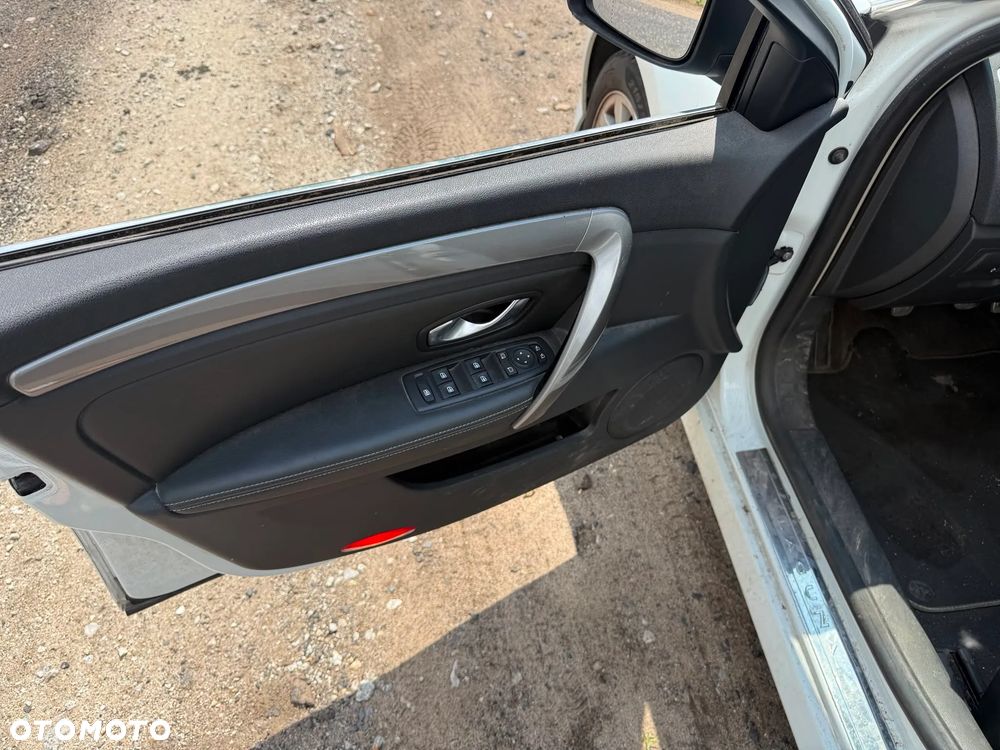 Renault Laguna dCi 150 FAP Start-Stop Dynamique - 11