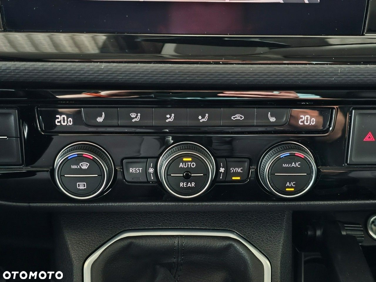 Volkswagen Multivan - 22