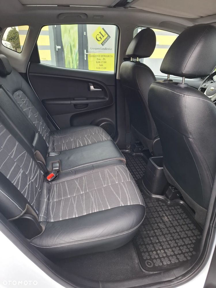 Kia Venga 1.4 CRDi M - 12