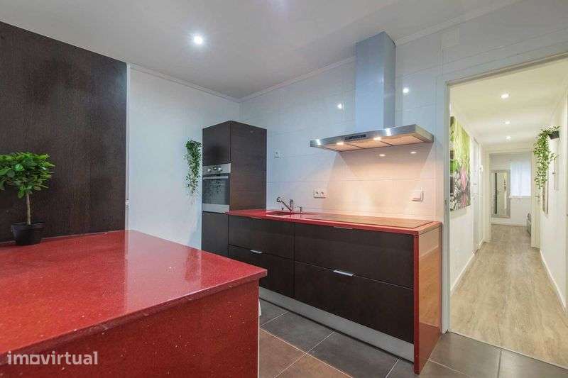Apartamento remodelado em Moscavide com 3 quartos, 2 WC e terraço - Grande imagem: 4/12