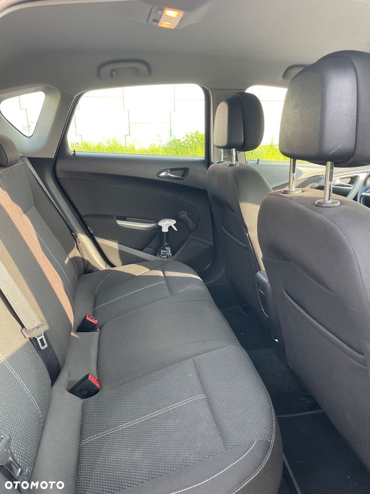 Opel Astra 1.6 T Cosmo - 13