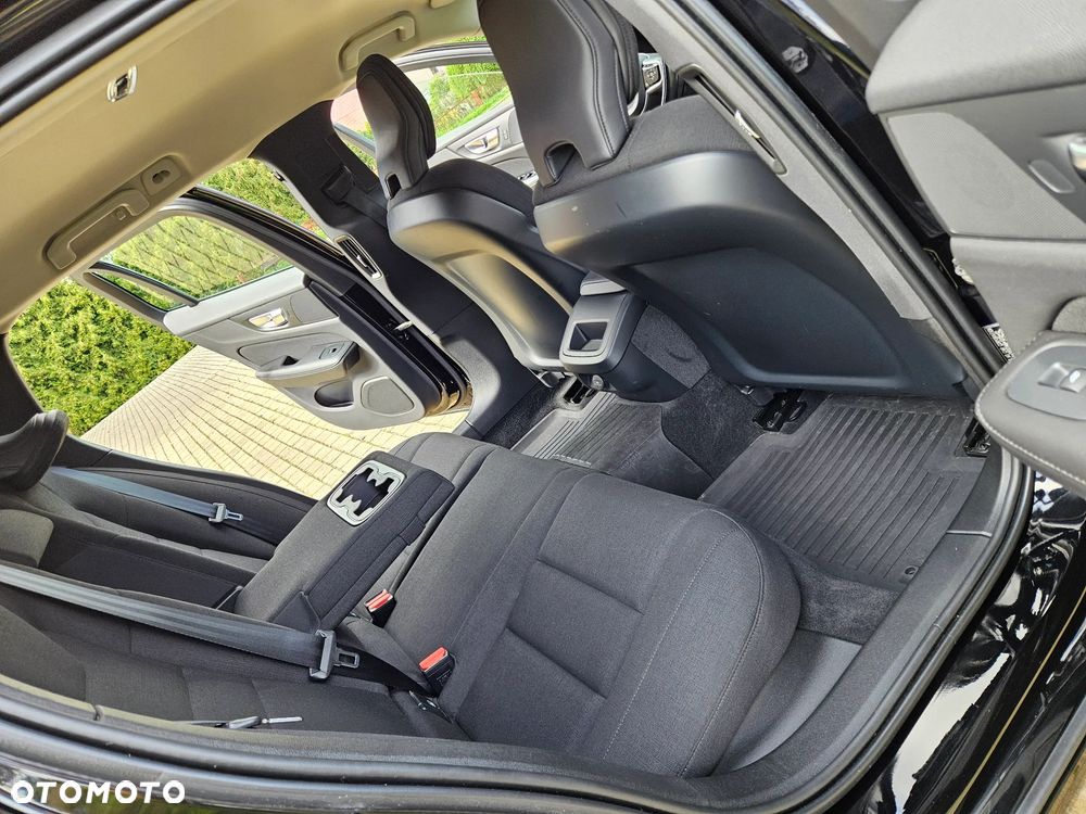 Volvo V60 D4 Momentum Pro - 28