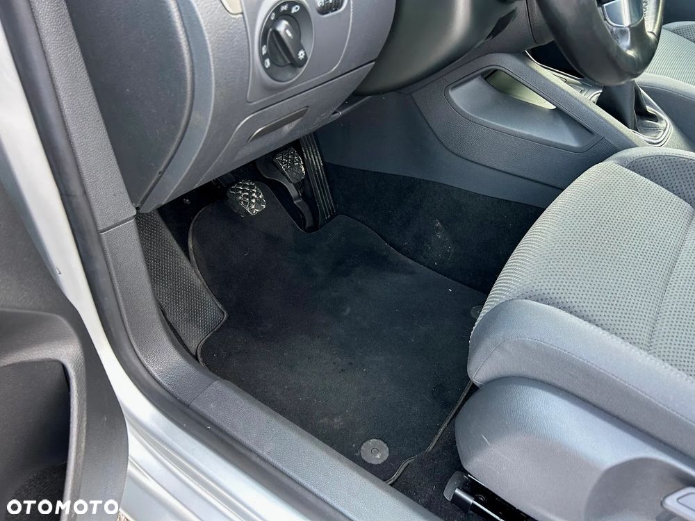 Volkswagen Golf - 27