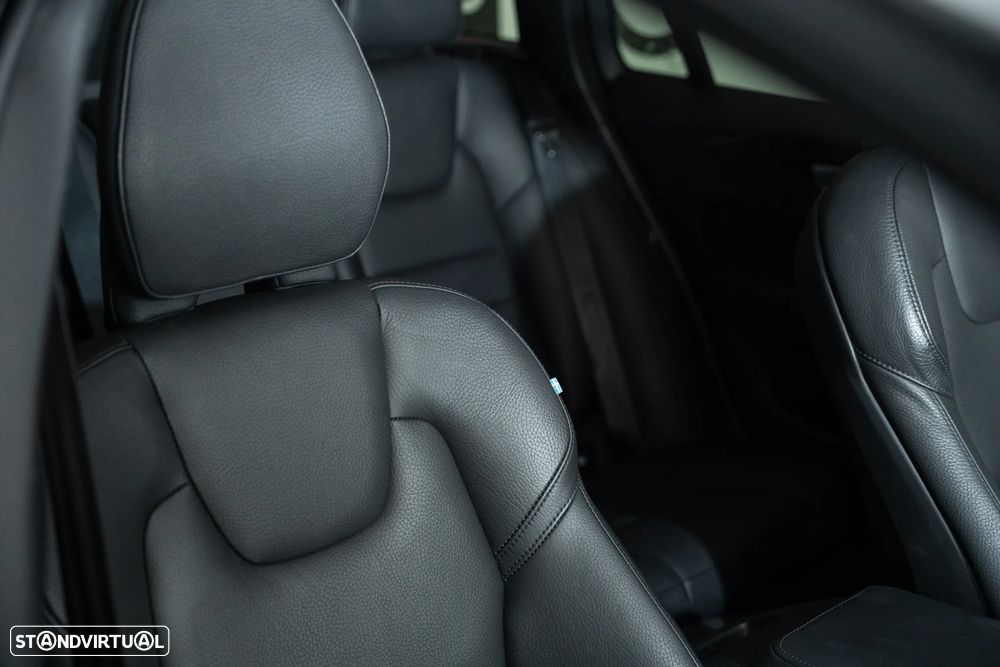 Volvo V60 2.0 B4 Momentum Plus Geartronic - 22