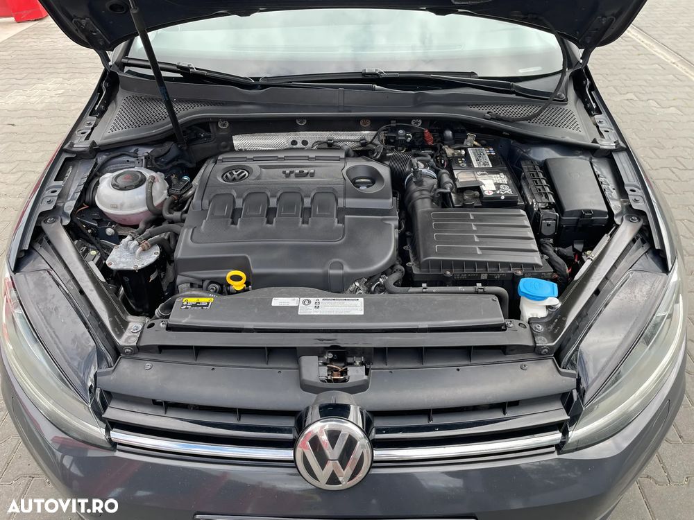 Volkswagen Golf 2.0 TDI SCR Comfortline - 14