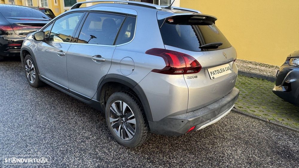 Peugeot 2008 1.2 PureTech Allure EAT6 - 24