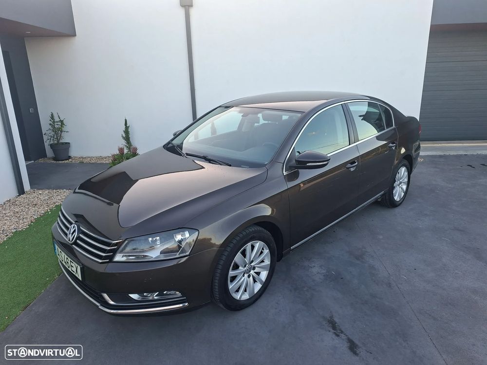 VW Passat 2.0 TDI BlueMotion Exclusive - 8