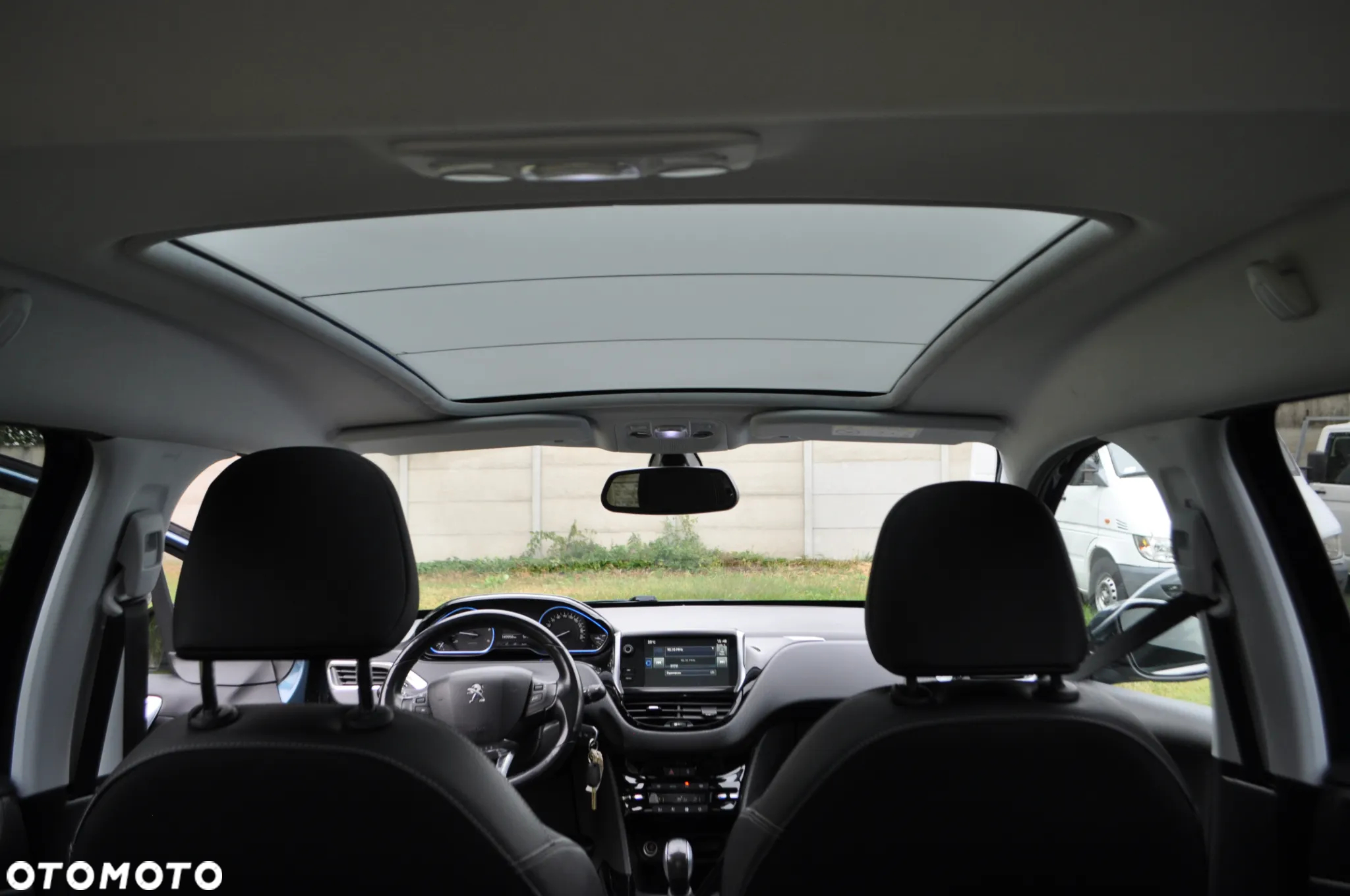 Peugeot 2008 1.6 BlueHDi Allure S&S - 36