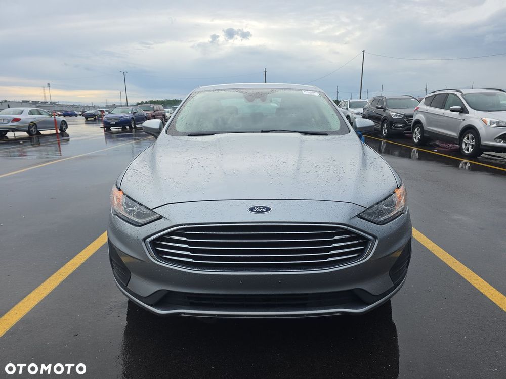 Ford Fusion - 2