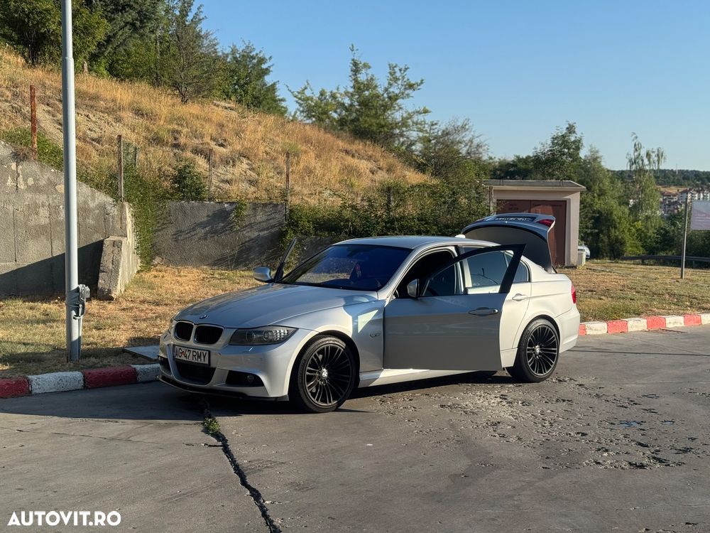 BMW Seria 3 320d - 33